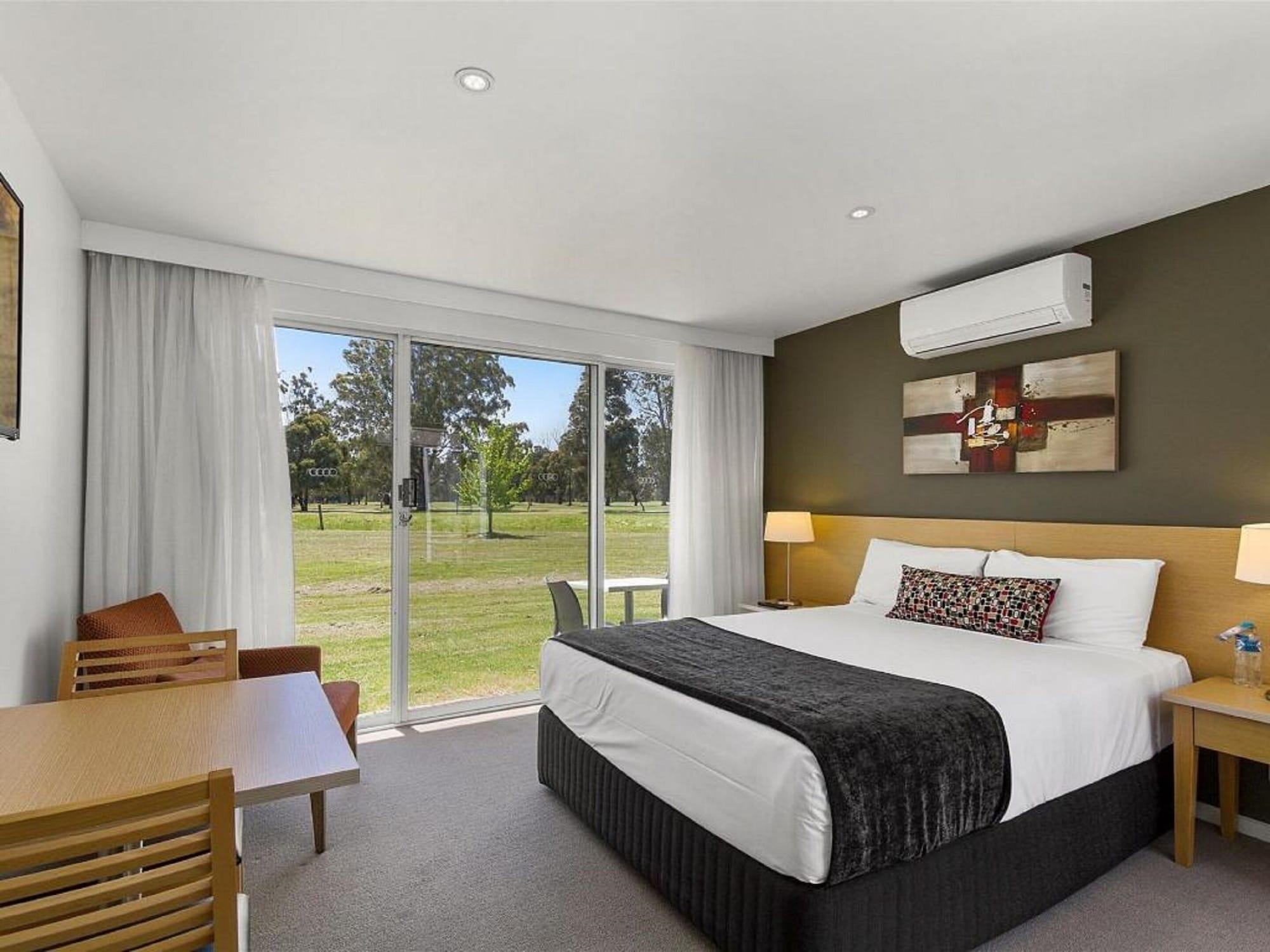 Quality Inn & Suites Traralgon Exterior photo