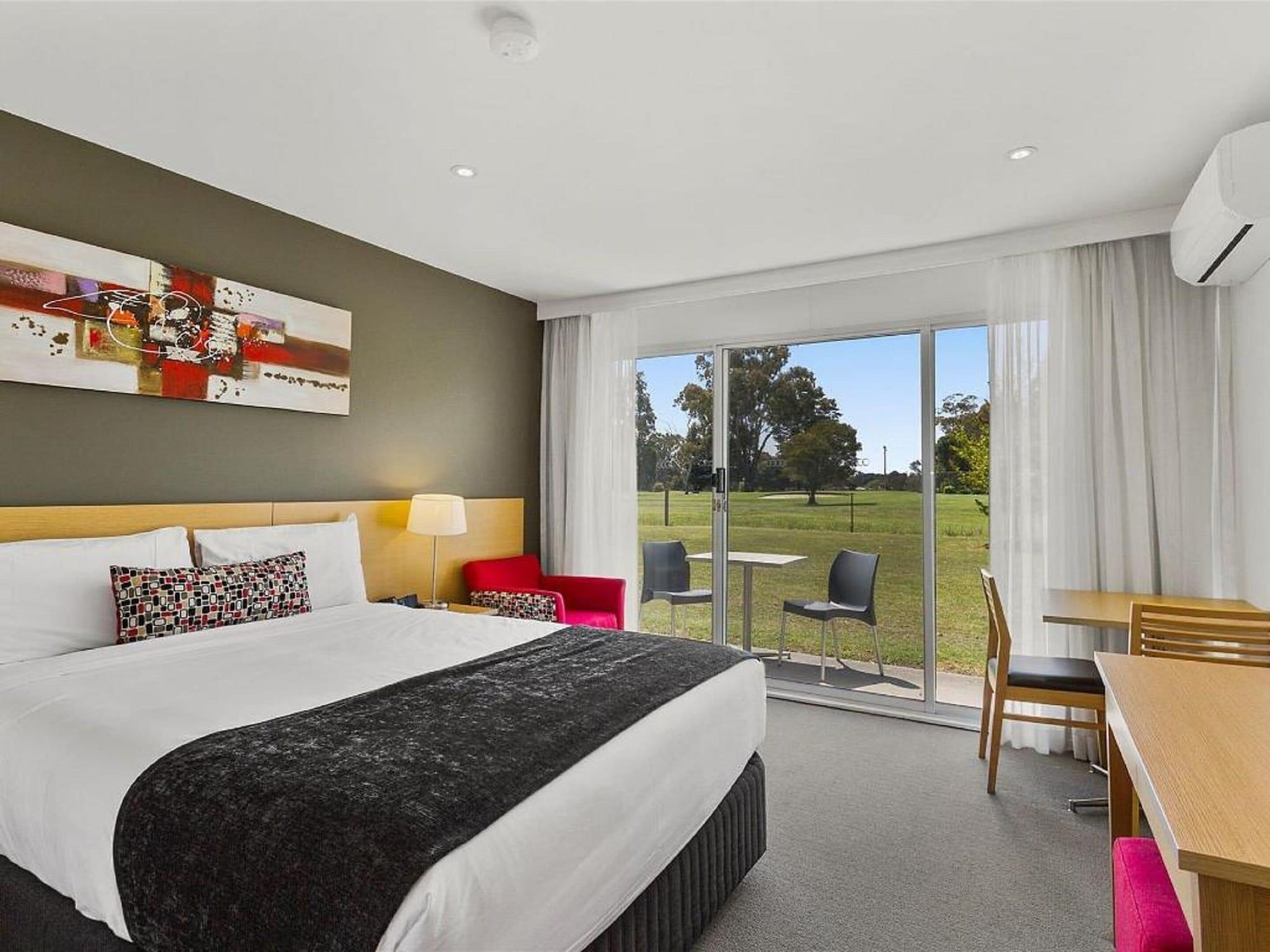 Quality Inn & Suites Traralgon Exterior photo