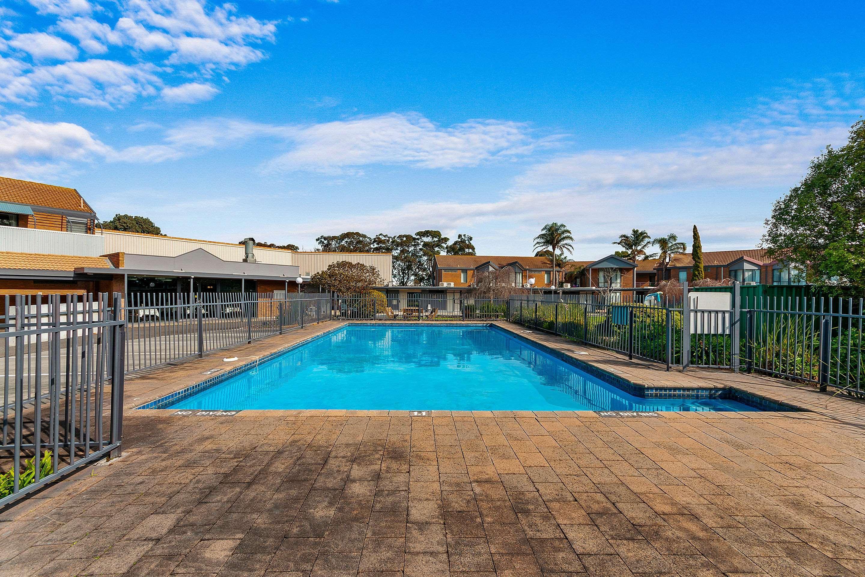 Quality Inn & Suites Traralgon Exterior photo